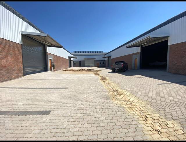 240M² WAREHOUSE TO LET IN MOSSDUSTRIA
